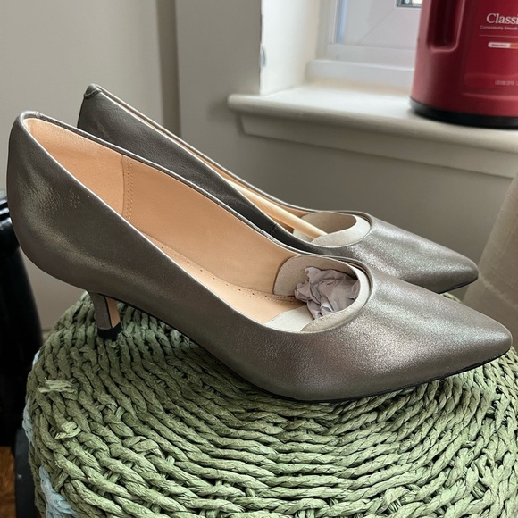 CLARKS Leather violet 55 rae metallic size 6.5 - Picture 3 of 10